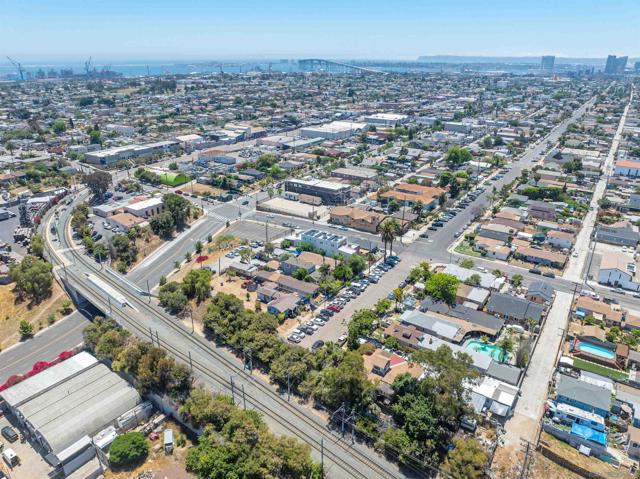 3209 L Street, San Diego CA: https://media.crmls.org/mediaz/f60d228c-60c4-4c71-bb96-d433238fabd5.jpg