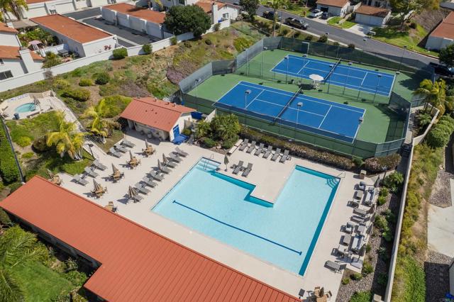 Detail Gallery Image 26 of 31 For 6819 Alderwood Dr, Carlsbad,  CA 92011 - 2 Beds | 2/1 Baths