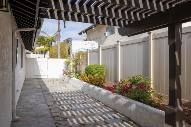 Detail Gallery Image 26 of 39 For 324 Avenida De Las Rosas, Encinitas,  CA 92024 - 4 Beds | 2/1 Baths