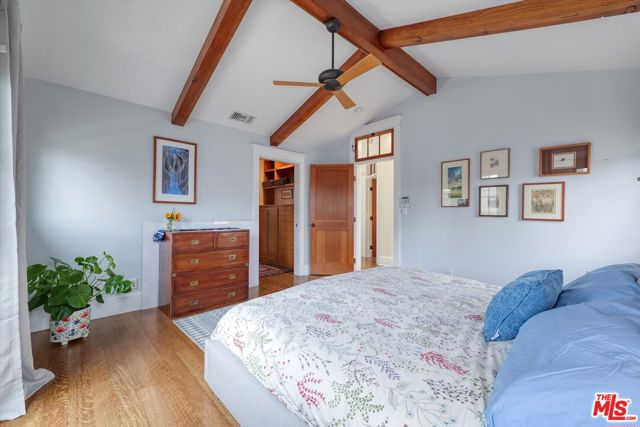 933 W Venezia Avenue, Venice CA: https://media.crmls.org/mediaz/f60dcdb8-2ec6-44bb-beb8-5fca83cd77c5.jpg