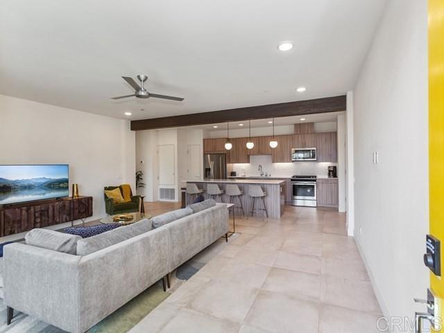 175 The Riv, Palm Springs CA: https://media.crmls.org/mediaz/f60e0dfb-05ad-4be3-912d-5928442d39cc.jpg