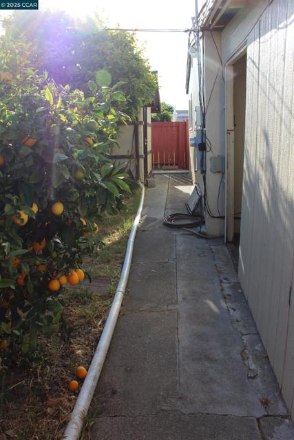 2956 Mckenzie Dr, Richmond CA: https://media.crmls.org/mediaz/f60e1d5b-5c28-4571-94f6-459eb3f6ab8d.jpg