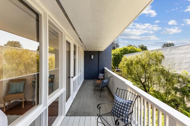 1721 Stone Pine Lane, Menlo Park CA: https://media.crmls.org/mediaz/f60e1fd3-d6e0-48ba-9f11-dbc2052bc6bd.jpg