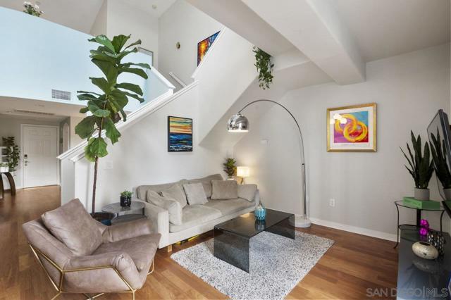 1501 India Street, San Diego CA: https://media.crmls.org/mediaz/f60e401b-fb94-4030-80d0-c2d7a1998f6e.jpg
