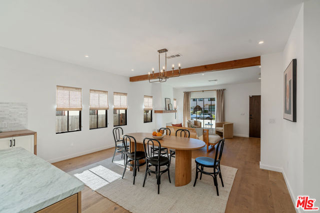 1280 S Sycamore Avenue, Los Angeles CA: https://media.crmls.org/mediaz/f60e7ed3-3dc0-458a-91a2-e72d78e27d64.jpg