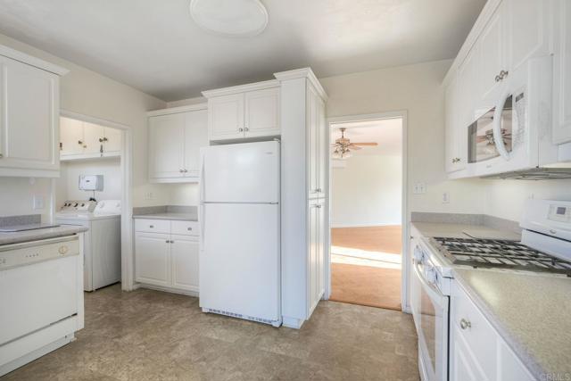 2428 Dunstan Street, Oceanside CA: https://media.crmls.org/mediaz/f60e80b7-295d-4c95-8ca8-5d3ddf791776.jpg