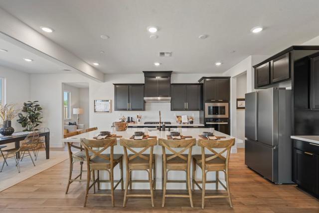 191 Scarlett Way, Hollister CA: https://media.crmls.org/mediaz/f60ebd2a-546c-4737-b7dd-9817c0e4a6dc.jpg