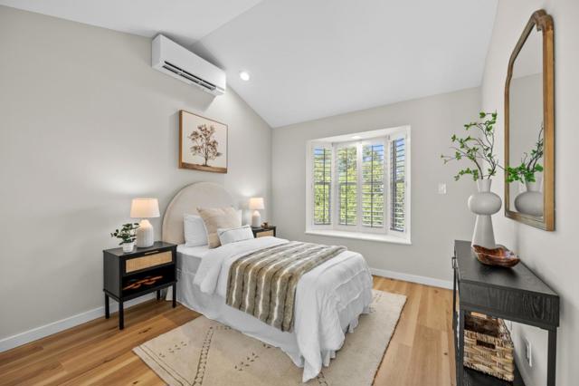 3554 Oak Knoll Drive, Redwood City CA: https://media.crmls.org/mediaz/f60f298d-276b-4cda-b12c-3bbd57a5f7f2.jpg