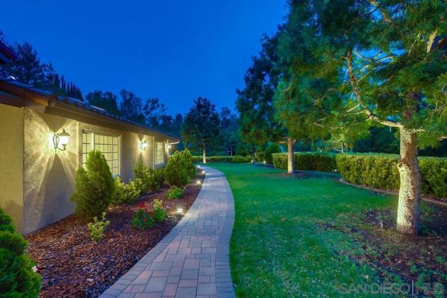 16657 Valle Verde Rd, Poway CA: https://media.crmls.org/mediaz/f60fce78-f5e6-4800-baaa-058c75ac8235.jpg