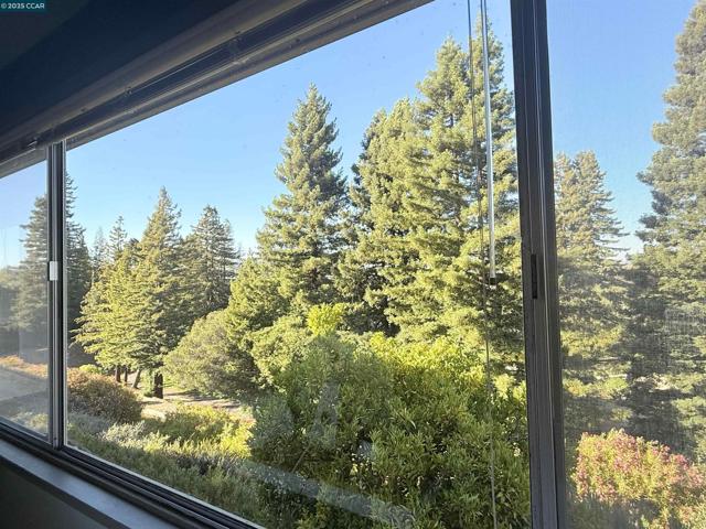 2825 Ptarmigan, Walnut Creek CA: https://media.crmls.org/mediaz/f60fd92b-34ba-4f54-add4-20288038d3b7.jpg