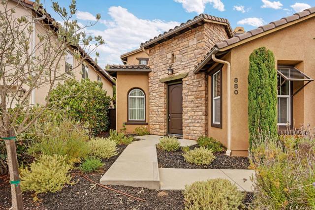 Detail Gallery Image 3 of 21 For 880 Summer Moon Rd, San Marcos,  CA 92078 - 4 Beds | 3/1 Baths