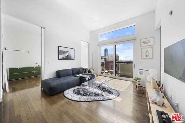 1234 Wilshire Boulevard, Los Angeles CA: https://media.crmls.org/mediaz/f6103471-8eaf-429d-805d-5a140815e305.jpg
