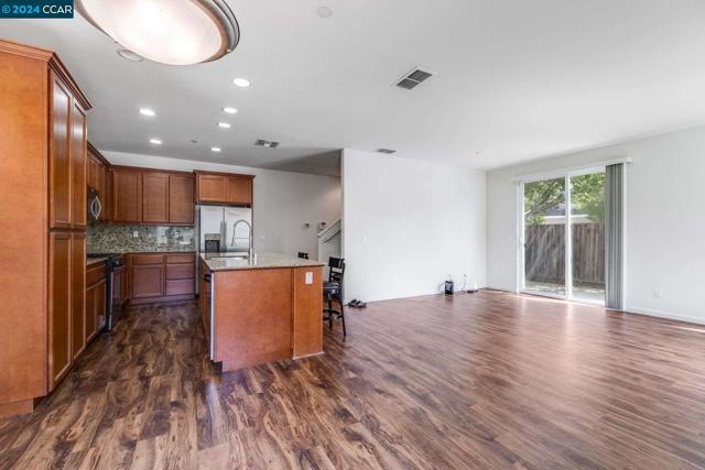 Image 4 of 33 For 1113 Strawberry Ln