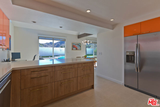 3545 Ridgeview Circle, Palm Springs CA: https://media.crmls.org/mediaz/f6107987-9058-4b2d-ac46-a40a2525cea7.jpg