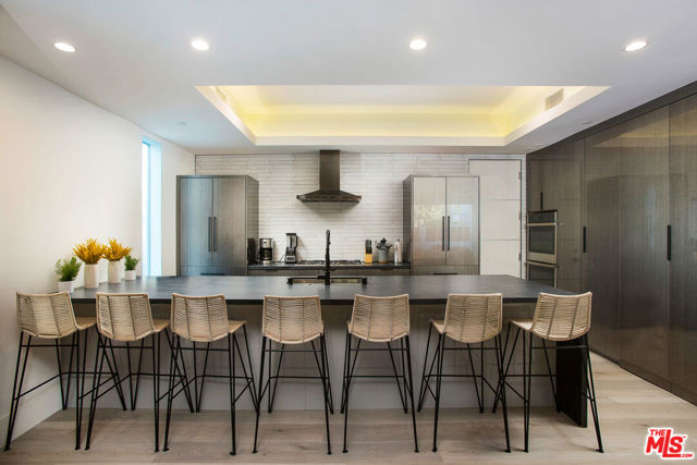 6066 Saturn Street, Los Angeles CA: https://media.crmls.org/mediaz/f610e801-99d7-4d63-bf9c-eae0af544999.jpg