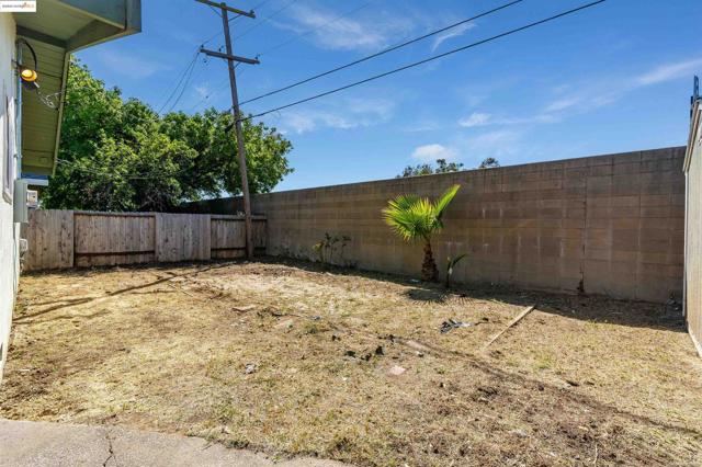 1908 New Jersey St, Fairfield CA: https://media.crmls.org/mediaz/f6112b46-df6e-4d82-ad69-b6dbac39d077.jpg
