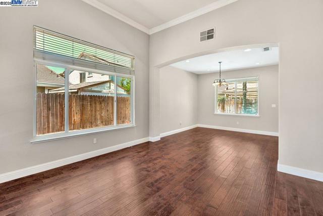 2315 Sabrina Way, Tracy CA: https://media.crmls.org/mediaz/f6118534-8016-46c0-9bf0-7ac40ac4d0c6.jpg