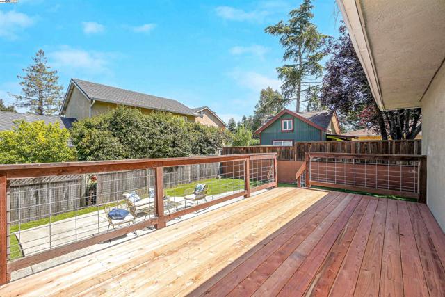 17526 Parker Rd, Castro Valley CA: https://media.crmls.org/mediaz/f61243c7-bad4-45e6-87de-39095303c0d8.jpg