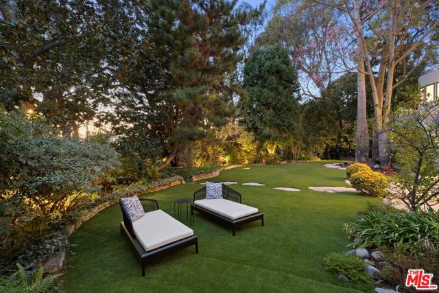 2477 Canyon Oak Drive, Los Angeles CA: https://media.crmls.org/mediaz/f6125957-9593-4d1c-9d5f-295b14c56945.jpg