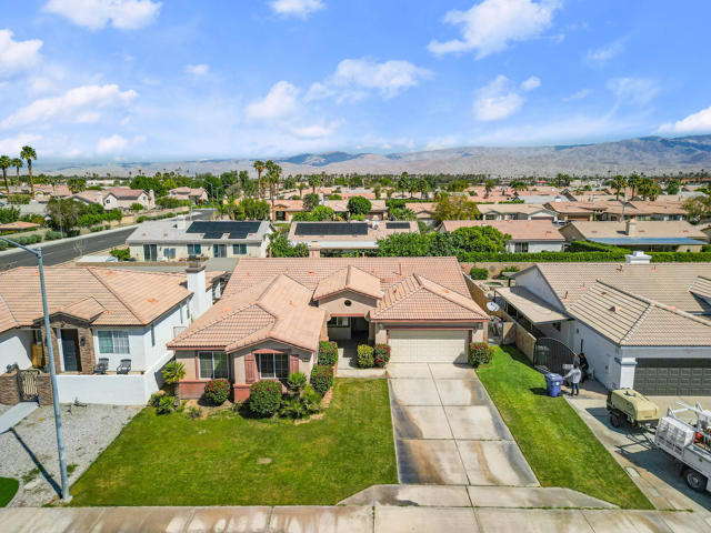 80722 Diamondback Trail, Indio CA: https://media.crmls.org/mediaz/f6130eb1-d956-4031-aaaa-a9a9d45c5196.jpg
