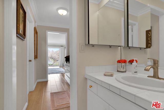 2308 Schader Drive, Santa Monica CA: https://media.crmls.org/mediaz/f6134c3a-1cac-4201-8657-b46d74115389.jpg