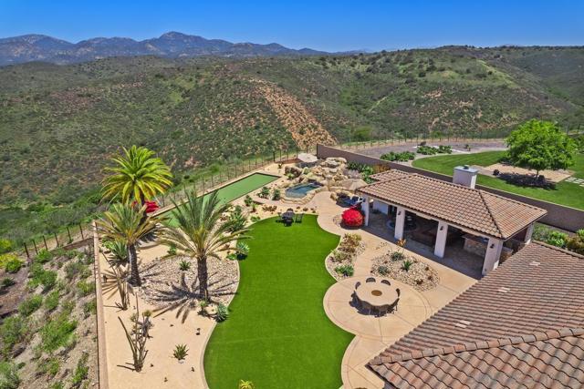 15674 Via Santa Pradera, San Diego CA: https://media.crmls.org/mediaz/f6134dbc-f9f8-4fbb-be09-b8dfeda7d959.jpg