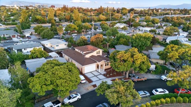 262 Twinlake Drive, Sunnyvale CA: https://media.crmls.org/mediaz/f6140ca8-6f72-4081-8d54-1b2a549f5335.jpg