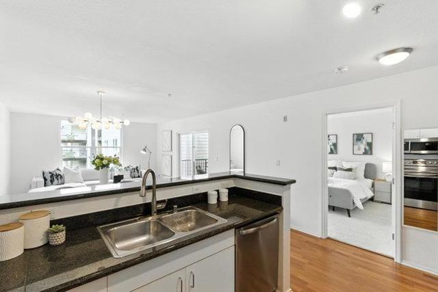 8200 Oceanview Terrace, San Francisco CA: https://media.crmls.org/mediaz/f614e7f4-cf3b-4c83-b72c-fe1aa0080e7c.jpg