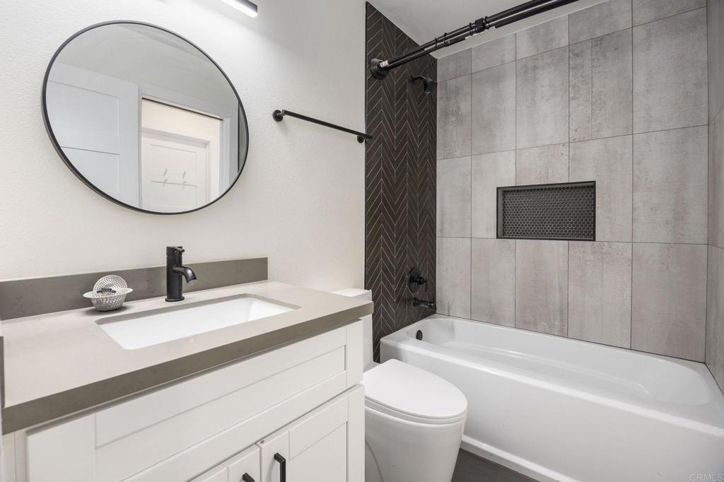 1817 Grand Avenue - photo 19