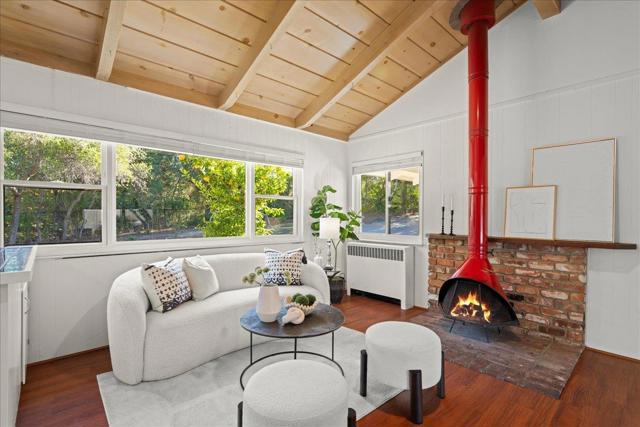 12272 Windsor Court, Los Altos Hills CA: https://media.crmls.org/mediaz/f6164ac4-812e-414d-91c3-7386d46f6589.jpg