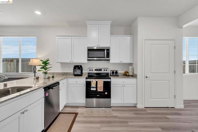 2087 Stars Dr, Rio Vista CA: https://media.crmls.org/mediaz/f61670aa-b456-437a-a700-2e558bdfee27.jpg