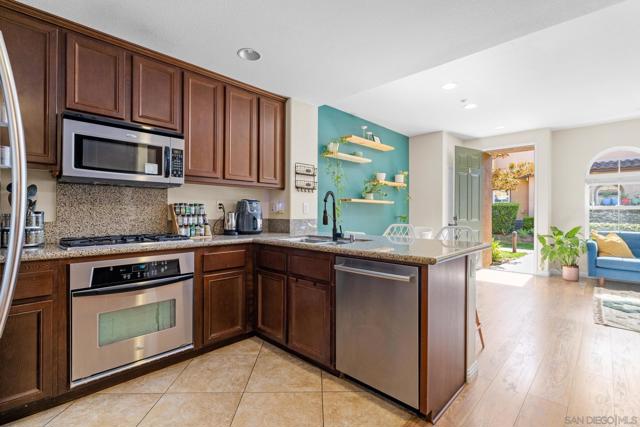 17071 Calle Trevino, San Diego CA: https://media.crmls.org/mediaz/f6167bde-064c-448a-a24d-21eec4227072.jpg