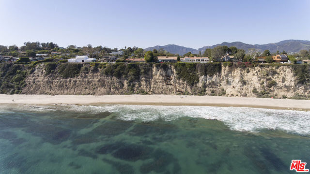 29008 Cliffside Drive, Malibu CA: https://media.crmls.org/mediaz/f616b3d6-50e5-4546-9b52-a4c02ed52048.jpg