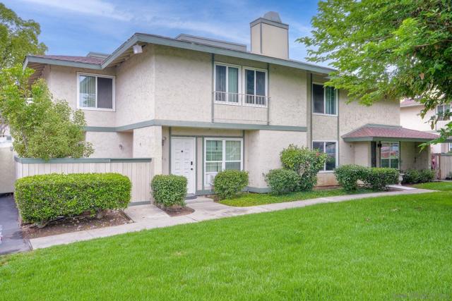10143 Caminito Volar, San Diego CA: https://media.crmls.org/mediaz/f6173fd8-f745-45dd-99c3-e88c0fc053f6.jpg