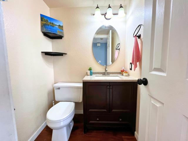 85 Phillips Ct, Tracy CA: https://media.crmls.org/mediaz/f61788a2-de6d-4326-bde2-f91c2d57ae42.jpg