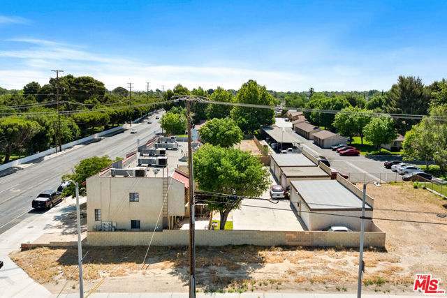 102 E Lancaster Boulevard, Lancaster CA: https://media.crmls.org/mediaz/f617a02d-d22f-45a7-80bd-c751675e9be4.jpg