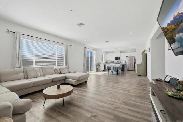 Detail Gallery Image 12 of 27 For 30847 Southend Ln, Winchester,  CA 92596 - 4 Beds | 2/1 Baths