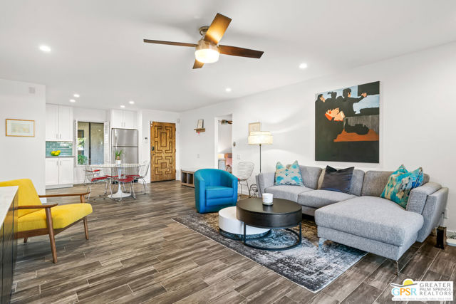 2180 S Palm Canyon Drive, Palm Springs CA: https://media.crmls.org/mediaz/f618502b-c0e1-49bd-a640-aa722adcc7b7.jpg