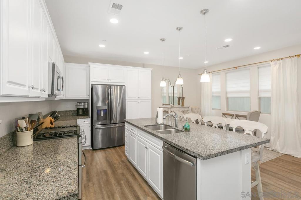 1055 Rolling Dunes Way, San Diego, CA 92154