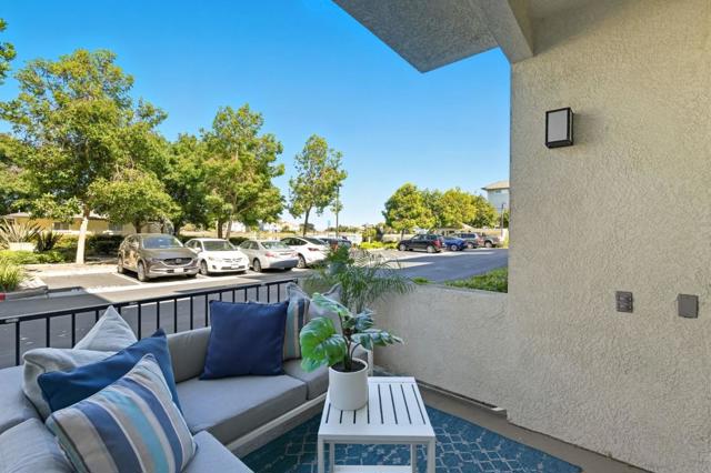 401 Baltic Circle, Redwood City CA: https://media.crmls.org/mediaz/f61a11bc-375c-4d04-bc13-a4fa3ba24287.jpg