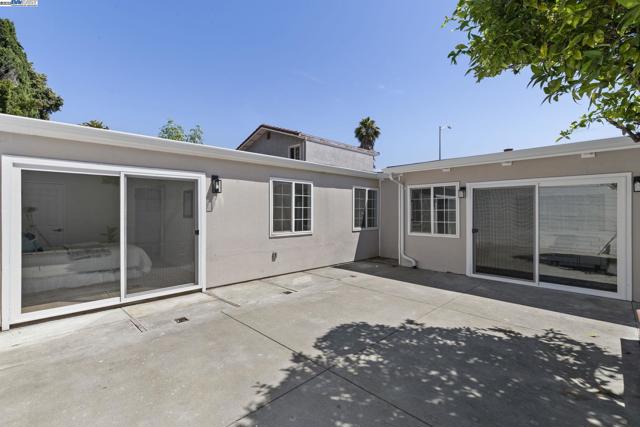 3501 Lake Ontario Dr, Fremont CA: https://media.crmls.org/mediaz/f61b127d-f9f3-48e2-8948-18ef1fb813e8.jpg