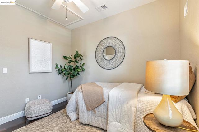 43 Sorrel Ct, Oakley CA: https://media.crmls.org/mediaz/f61b206c-b526-4874-83ab-d23564a5adfc.jpg