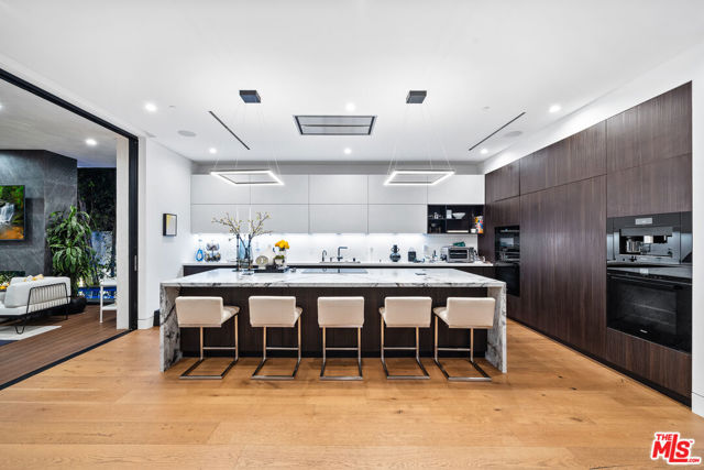 849 N Spaulding Avenue, Los Angeles CA: https://media.crmls.org/mediaz/f61bb7d3-e2f3-4b83-804d-b26866b98692.jpg