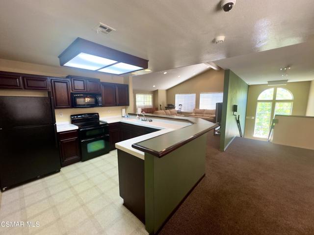 675 Oak Run Trail, Oak Park CA: https://media.crmls.org/mediaz/f61bc265-190c-41f4-b463-b0fb88d01341.jpg