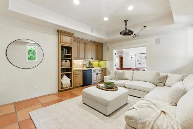 45 Sneckner Court, Menlo Park CA: https://media.crmls.org/mediaz/f61c8eb5-278a-4ffd-9291-282bfbeba44e.jpg