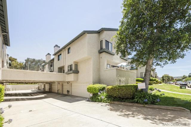 9997 Paseo Montril, San Diego CA: https://media.crmls.org/mediaz/f61cee72-af96-4de2-9ff7-36757bdf4d1c.jpg