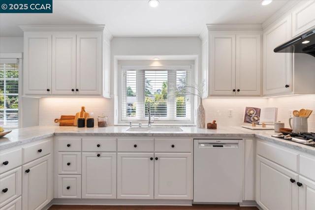230 Vallecito Lane, Walnut Creek CA: https://media.crmls.org/mediaz/f61d0c1e-8c95-4495-a843-2834ca07f38a.jpg