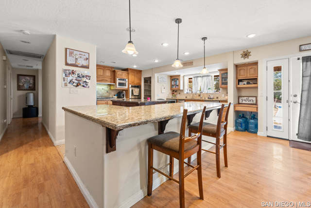 13367 Apple Blossom LN, Apple Valley CA: https://media.crmls.org/mediaz/f61dcf07-51ff-4560-8157-105646d67590.jpg