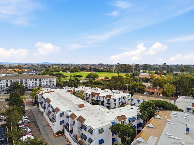 8310 Regents Rd, San Diego CA: https://media.crmls.org/mediaz/f61df64b-e1b1-4ca2-b004-406d9caa3988.jpg