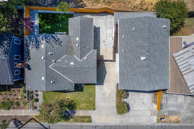 824 14th Ave, Menlo Park CA: https://media.crmls.org/mediaz/f61e18a3-9300-46df-807c-9209269bb090.jpg